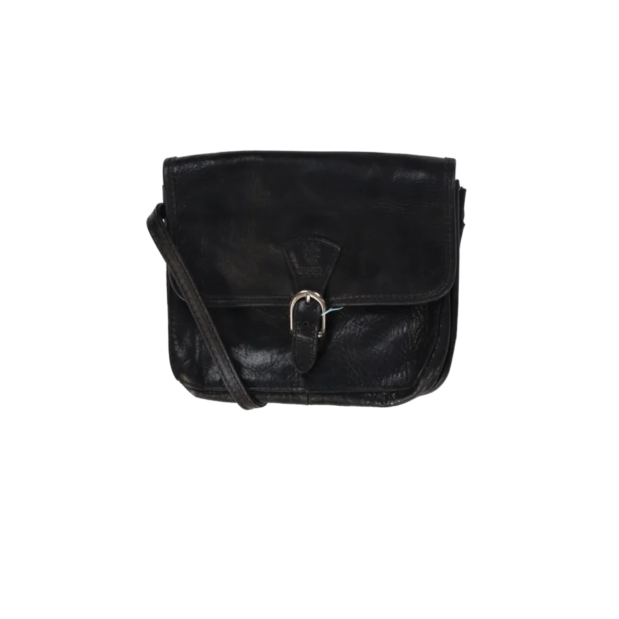 sac en cuir vintage noir friperie porté épaule
